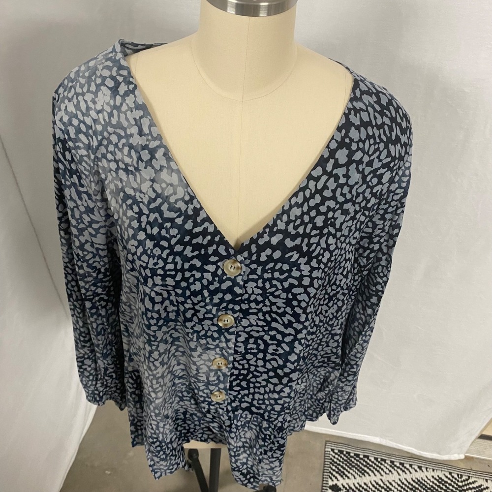 Heyson Blue Animal Print Womens XL Blouse Summer Airy Flowy Picnic Fun Button Up